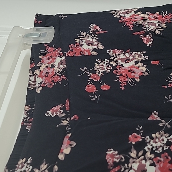 Charlotte Ruse M floral wide leg pants - Picture 3 of 5